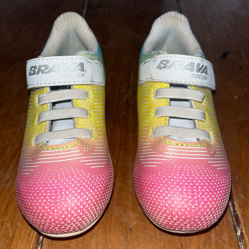 Brave Soccer Youth Cleats Previously Owned Brave Soccer Youth Cleats Previously Owned